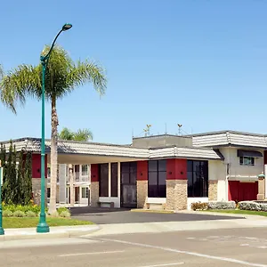 Motel Days & By Wyndham At Disneyland Park